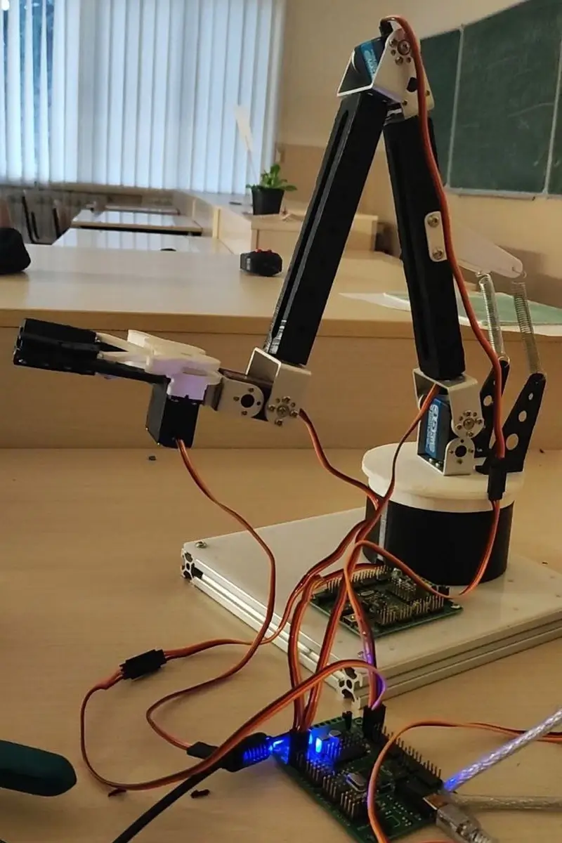 SolvX Robotic Kit